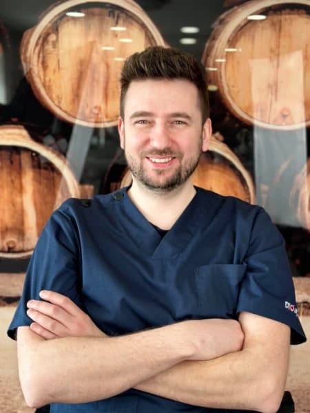 Tomasz Prusek - lekarz stomatolog chirurgia stomatologiczna implantologia w Prywatna Przychodnia Stomatologiczna Ortoprotex