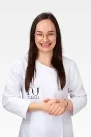 Martyna Nowosielska - Higienistka stomatologiczna w Atelier Uśmiechu - stomatolog Warszawa | dentysta | ortodonta