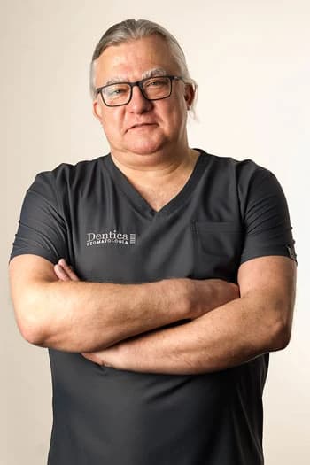 lek. dent. Jacek Pilich - Lekarz dentysta, specjalista protetyki stomatologicznej. w Dentica Stomatologia