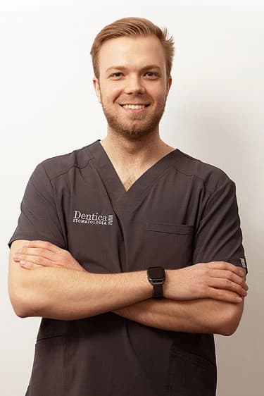 lek. dent. Filip Oleszczuk - Lekarz dentysta, stomatologia zachowawcza. w Dentica Stomatologia