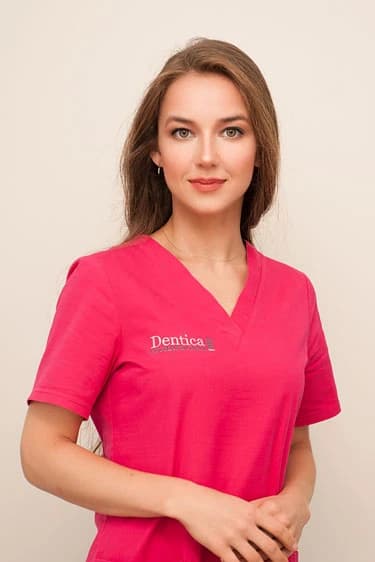 lek. dent. Aleksandra Jakubowska - Lekarz dentysta, stomatologia zachowawcza i endodoncja. w Dentica Stomatologia