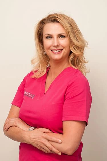 lek. dent. Lidia Oleszczuk-Reiske - Lekarz dentysta, specjalista stomatologii zachowawczej i endodoncji, implantolog. w Dentica Stomatologia
