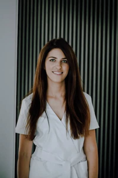Paulina Lindner - Lekarz dentysta Właściciel Stomatologia zachowawcza Stomatologia estetyczna Endodoncja mikroskopowa w Treedental
