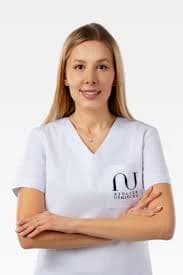 Lila Kot-Banaszewska - Lekarz Stomatolog - Protetyka / Stomatologia estetyczna / Bonding / Kompleksowe plany leczenia w Atelier Uśmiechu - stomatolog Grójec | dentysta | ortodonta