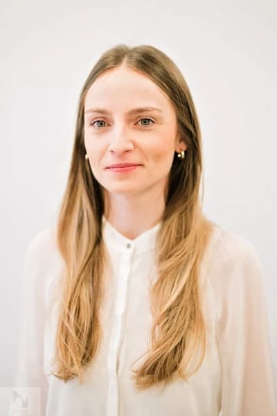 Nela Molga-Chlipała - Periodontolog w KOMPLET Przychodnia Stomatologiczna Grochów