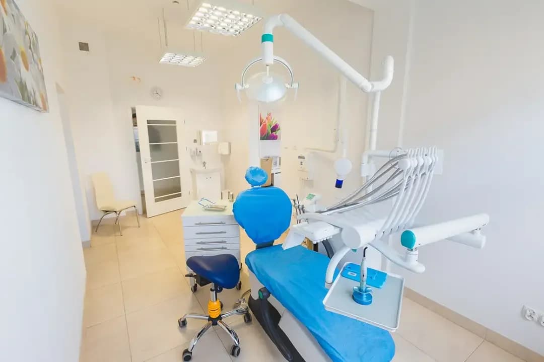 Kass Dent Radzymin Dentysta Stomatolog Ortodonta Implanty